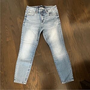 ⭐️NWOT GAP Crop Jeggings. Size 8/29⭐️